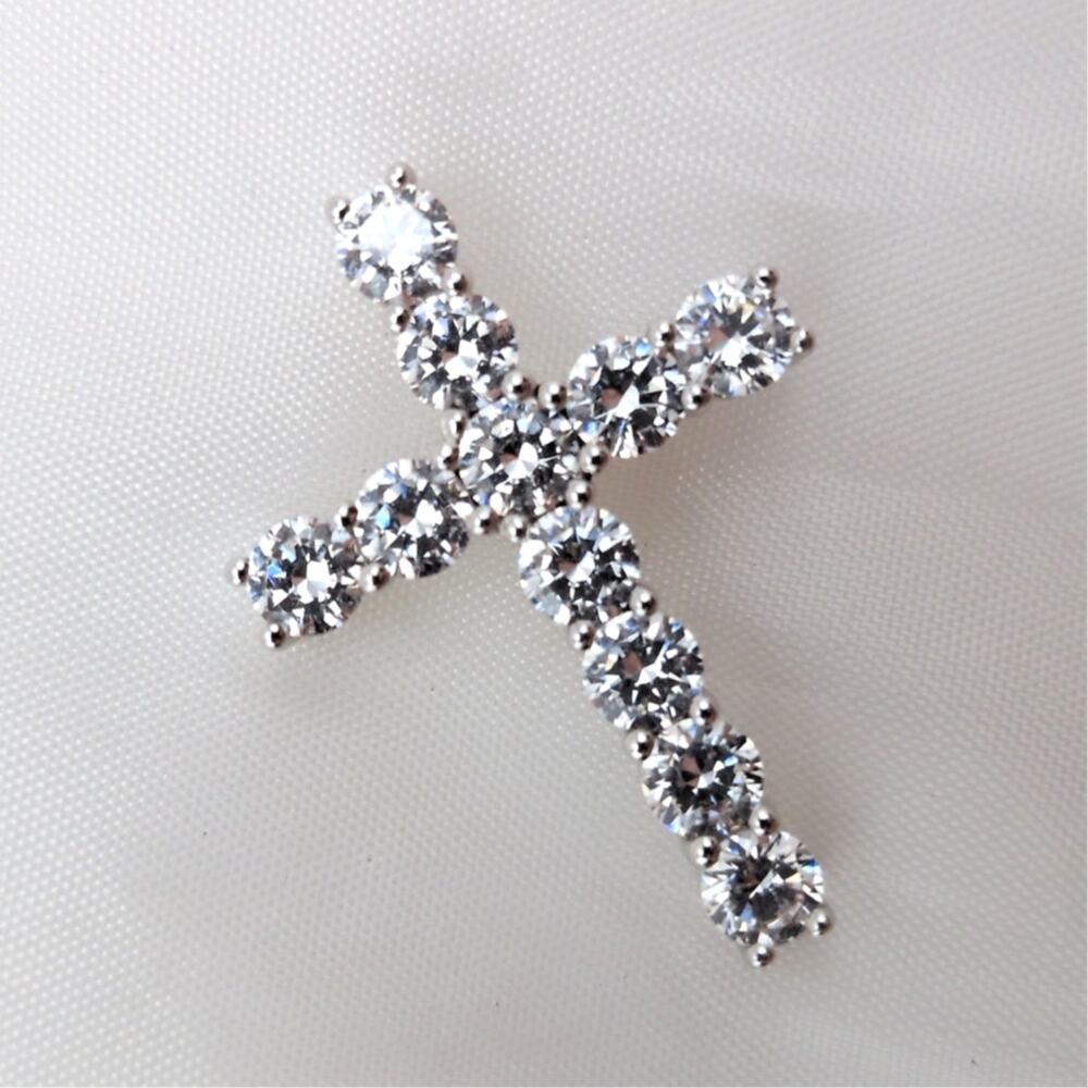 Sterling Silver 925 Cubic Zirconia Sparkly Small Cross Religious Pendant 3.46g